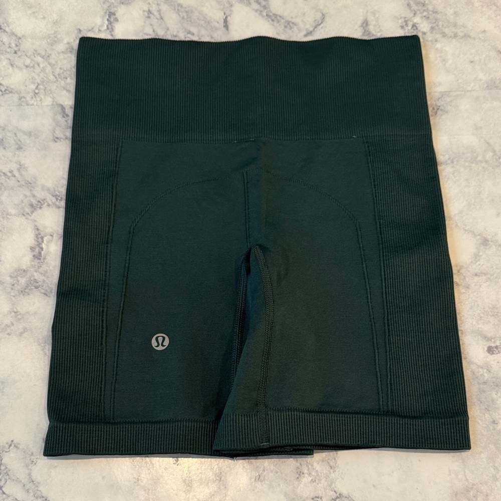 Lululemon Dark Green Ribbed High Waisted Biker Gym Yoga Athletic Shorts